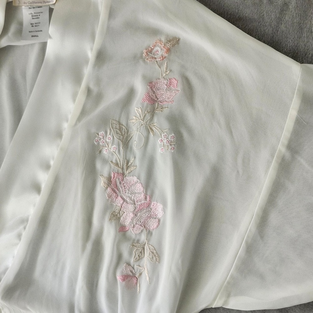Expressions California Dynasty Embroidered Robe Satin Detail Floral Size Small - Picture 7 of 16